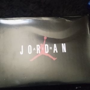 Air Jordan 11 retro (cherry reds)